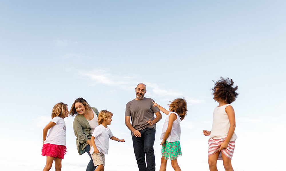 "La magia de los momentos compartidos: Reportaje de familia en Cantabria ✨📸"